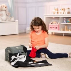 Melissa & Doug Wooden Pirate Chest Set Treasure Eye Patch Bandana 9 Melissa & Doug Wooden Pirate Chest Set Treasure Eye Patch Bandana -Trendy Toy Store HEA12576 4 opt